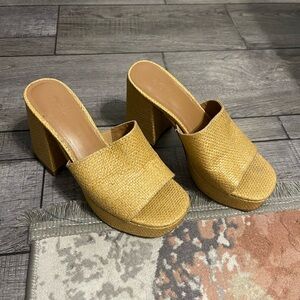 Nordstrom Rack Stylish Platform Heels size 6